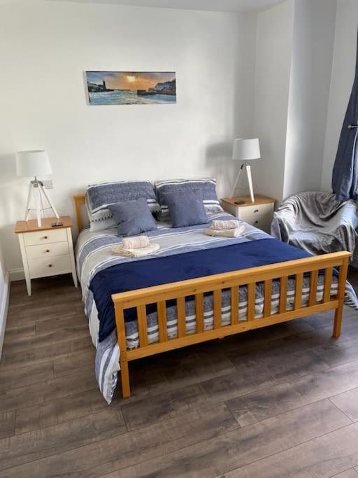 Guest In Porthleven With Private Garden Apartment