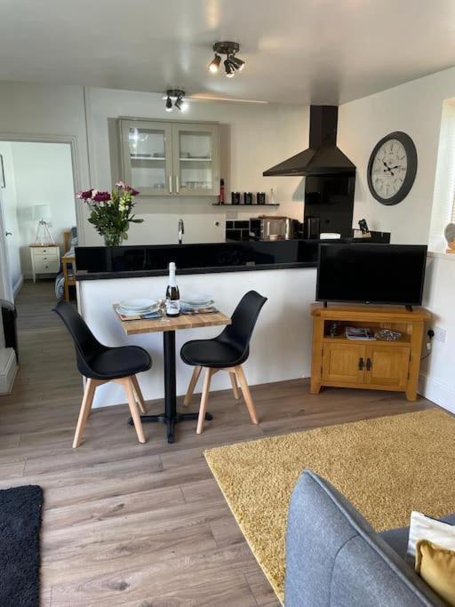 Guest In Porthleven With Private Garden *