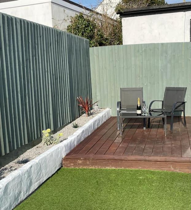 Guest In Porthleven With Private Garden