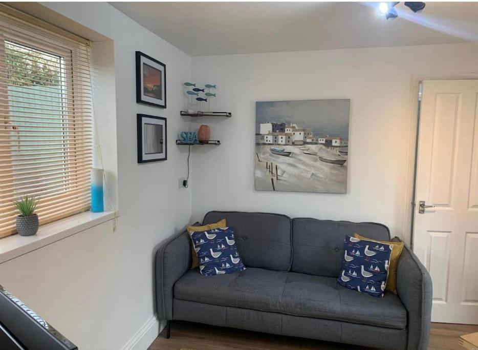 Guest In Porthleven With Private Garden Apartment *